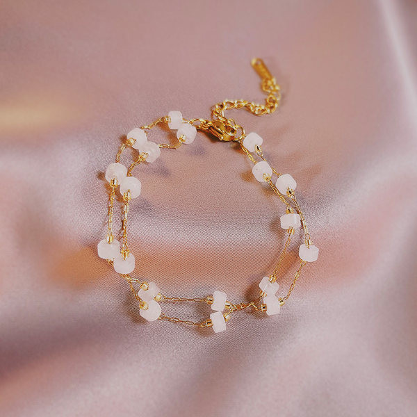 Bratara de dama cu elemente decorative