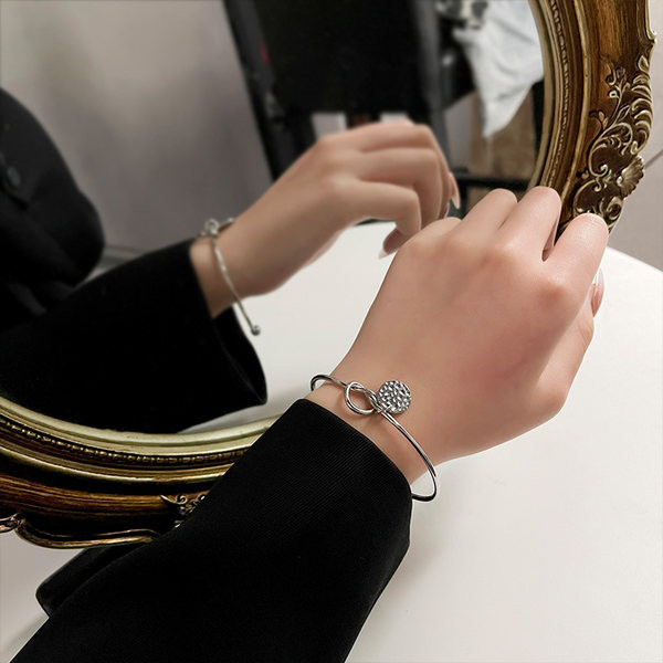 Brățară de damă model nou cu pandantiv