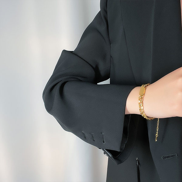 Naiste titaanterasest käevõru plaadiga