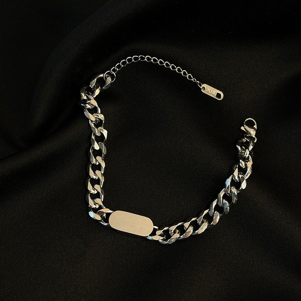 Naiste titaanterasest käevõru plaadiga