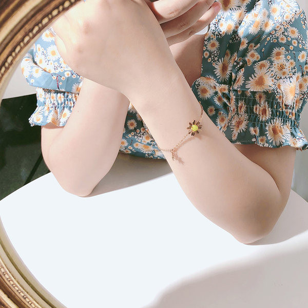 Brățară reglabilă cu pandantiv cu flori de damă