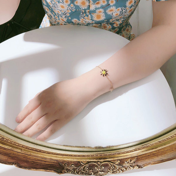 Brățară reglabilă cu pandantiv cu flori de damă