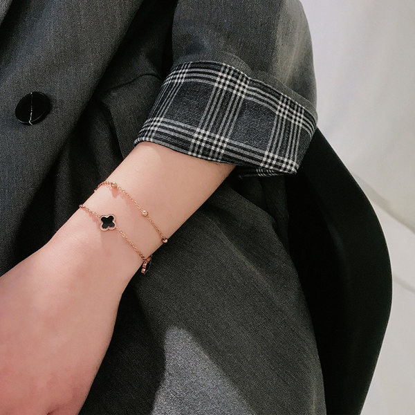 Naiste kahekihiline ristikuga titaanterasest käevõru