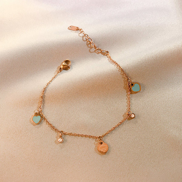 Bratara eleganta de dama cu pandantiv de culoare aurie