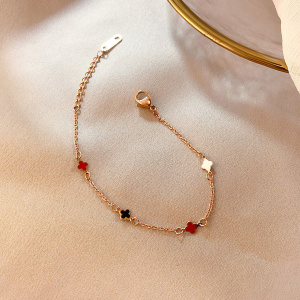 Bratara de dama din otel titan cu trifoi si inima