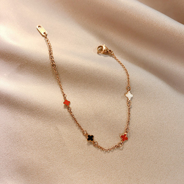 Bratara de dama din otel titan cu trifoi si inima