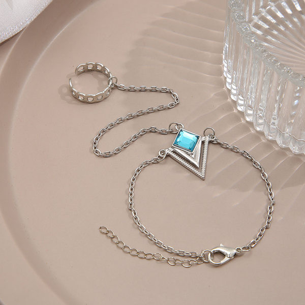 Bratara de dama moderna cu inel - culoare auriu si argintiu