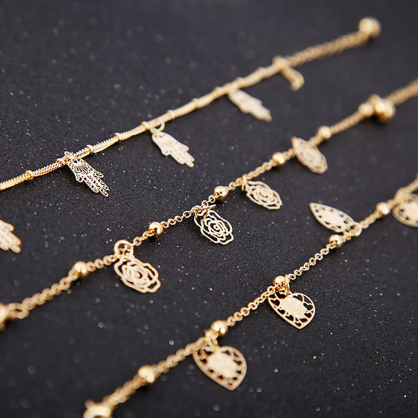 Bratara dama - cu pandantive metalice