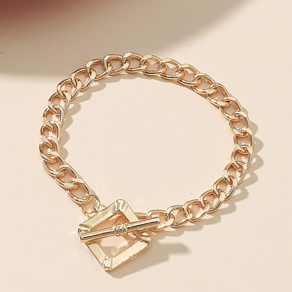 Brățară de damă model nou de culoare aurie