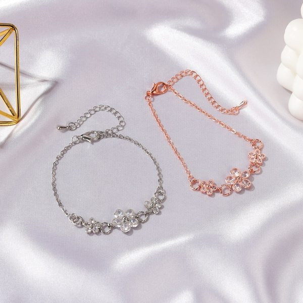 Elegantne naiste käevõru dekoratiivkividega