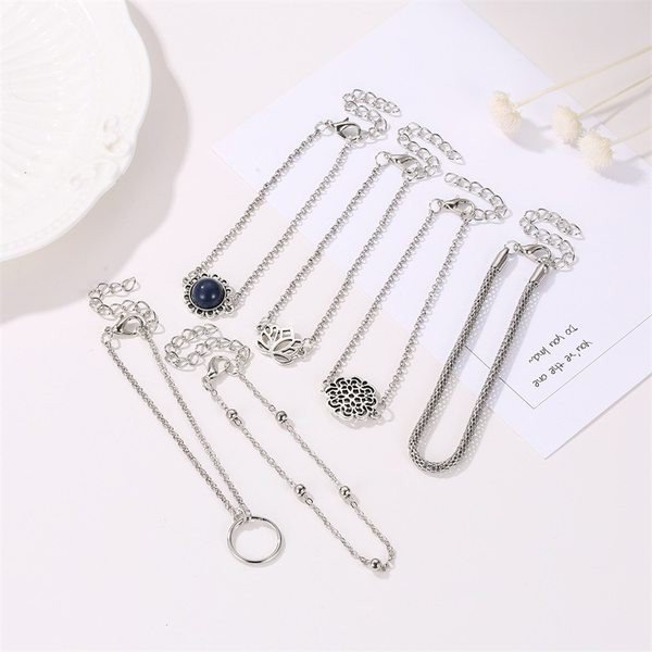 Bratara eleganta de dama de culoare argintie