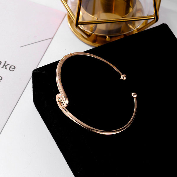 Γυναικείο κομψό βραχιόλι σε τρία χρώματα