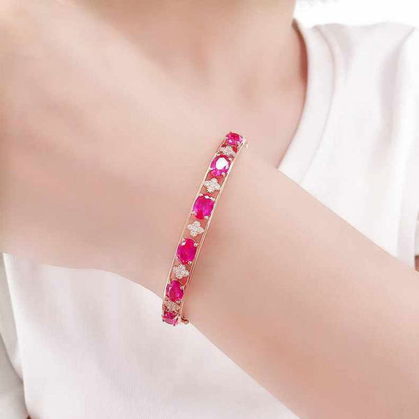 Дамска гривна с камъни ежедневна