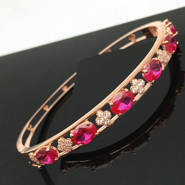 Дамска гривна с камъни ежедневна