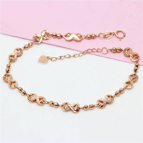 Дамска елегантна гривна в златист цвят