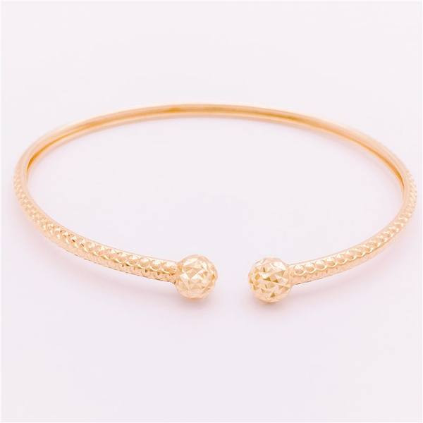 Стилна  гривна в златист цвят за жени