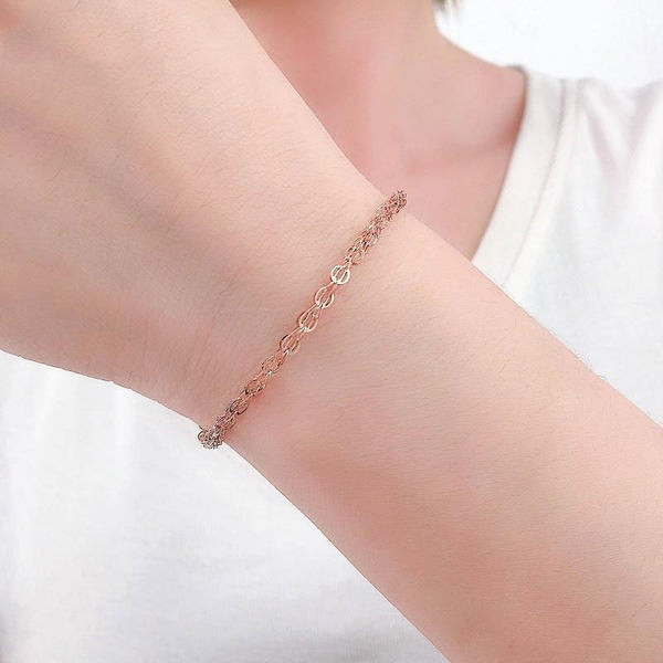 Регулируема гривна в златист цвят за жени