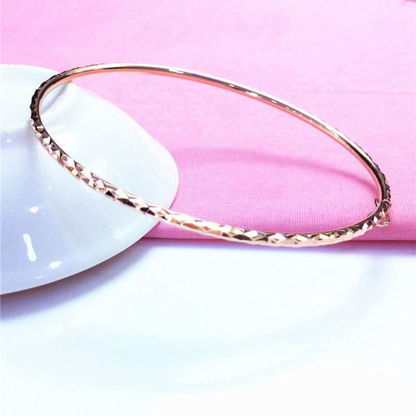 Κλασικό μοντέλο γυναικείο βραχιόλι - σε χρυσό χρώμα