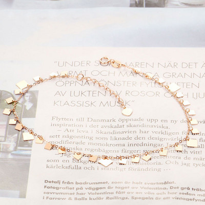 Нежна дамска гривна с висулки