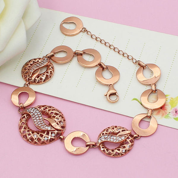 Elegantne metallist elementidega naiste käevõru