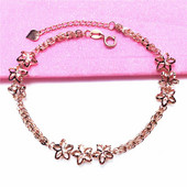 Moodne naiste käevõru metallist elementidega