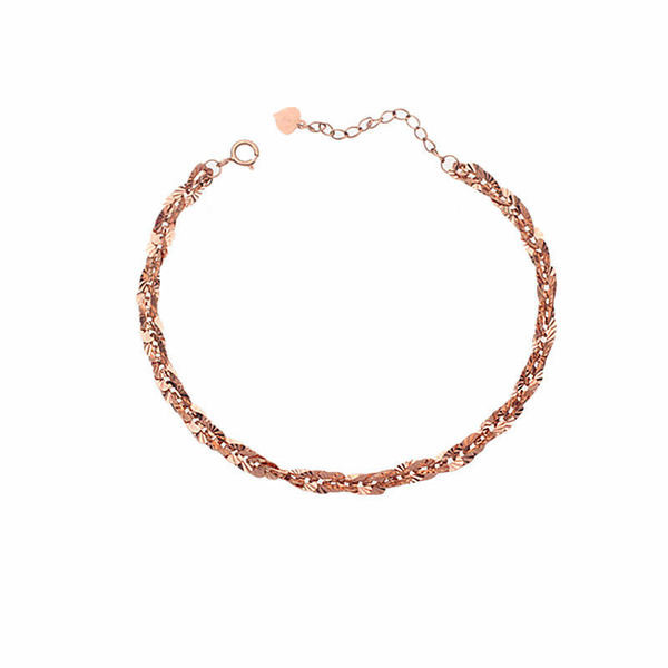 Модерна дамска гривна с нежна плетка