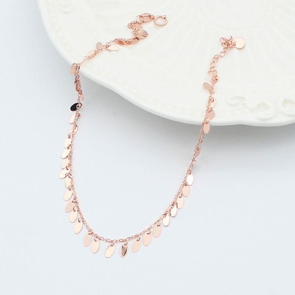 Дамска гривна с пискюли