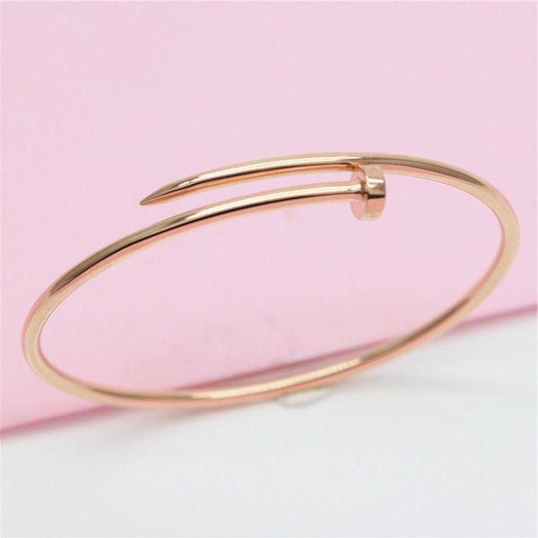 Brățară model curat pentru femei de culoare aurie