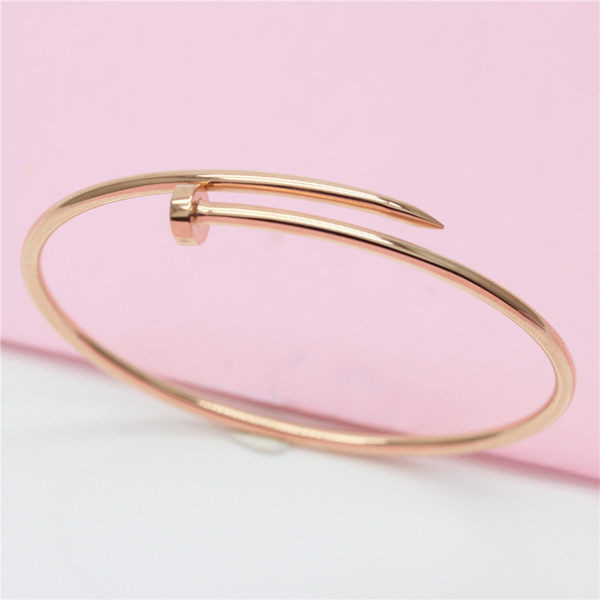 Brățară model curat pentru femei de culoare aurie