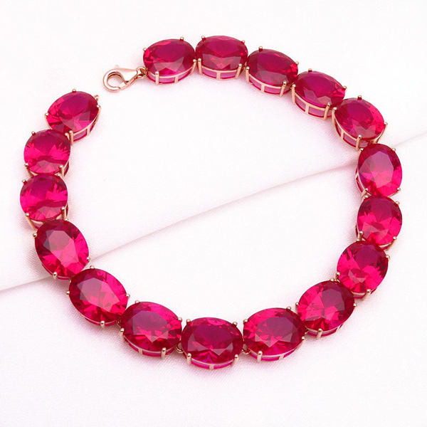 Елегантна гривна с камъни