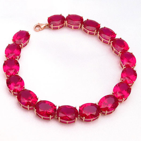 Елегантна гривна с камъни