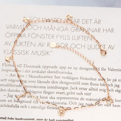 Дамска нежна гривна с висулка