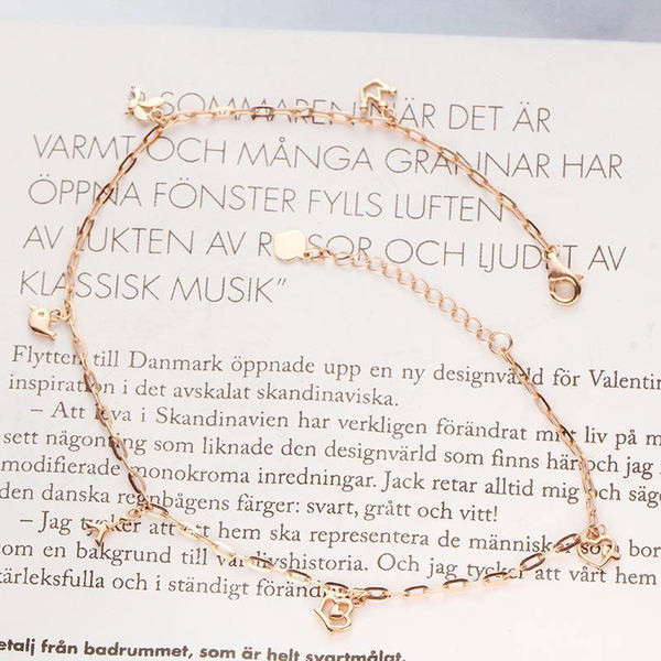 Дамска нежна гривна с висулка 