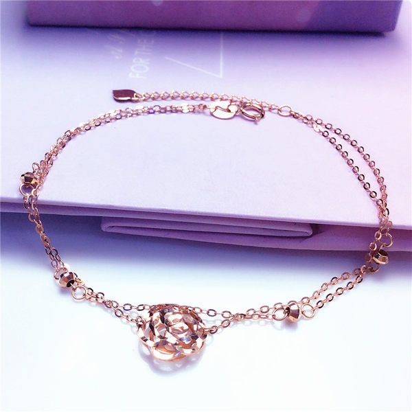 Kuldne naiste vabaaja käevõru metallelemendiga