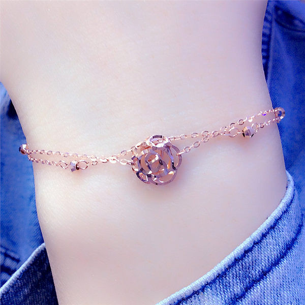 Kuldne naiste vabaaja käevõru metallelemendiga