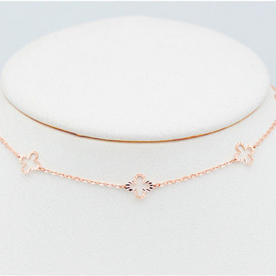 Ежедневна дамска гривна в златист цвят- с метални елементи