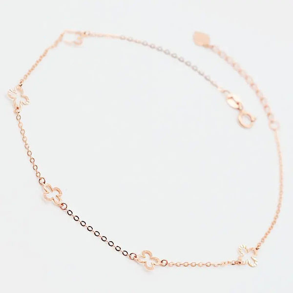 Ежедневна дамска гривна в златист цвят- с метални елементи