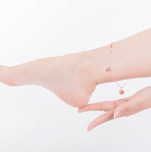 Дамска гривна за глезен с висулки