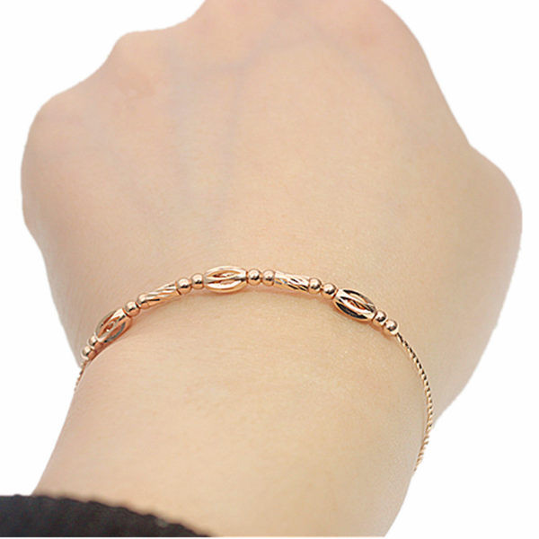 Ежедневна гривна в златист цвят