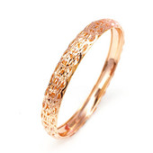 Модерна дамска гривна в  златист цвят