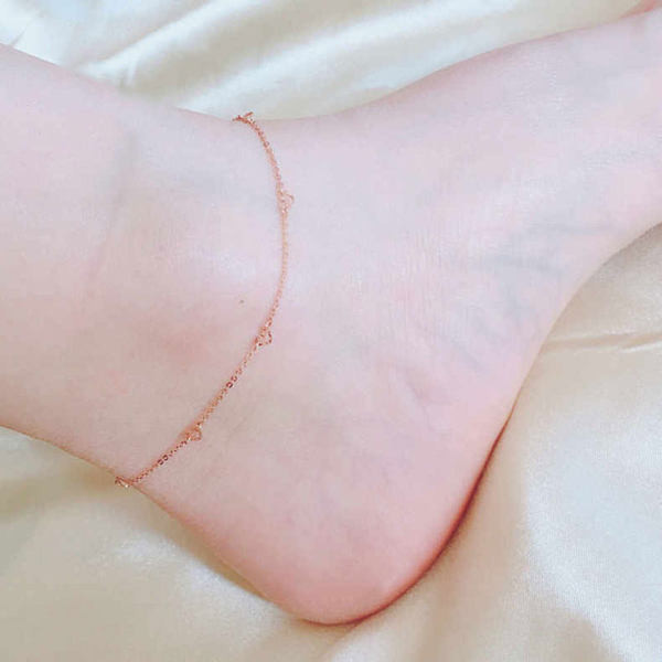 Дамска гривна в златист цвят 