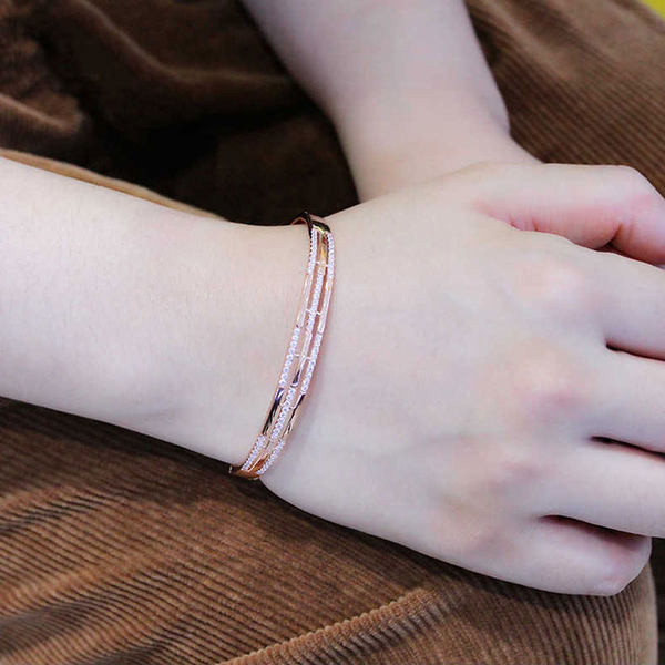 Κομψό βραχιόλι τύπου δαχτυλιδιού - με πέτρες