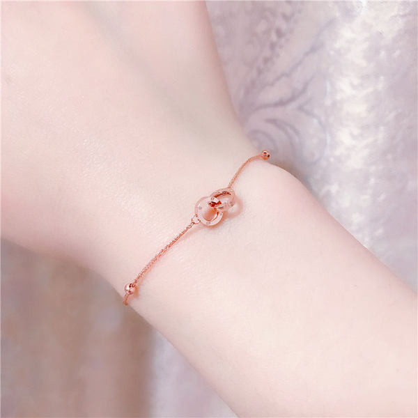 Дамска гривна -  с метална висулка 