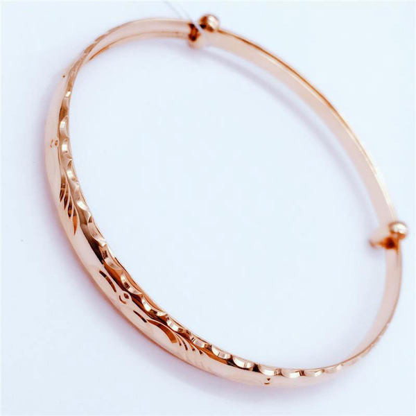 Γυναικείο στρογγυλό βραχιόλι σε χρυσό χρώμα