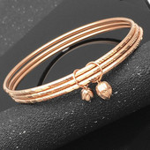 Златиста дамска гривна с метални висулки