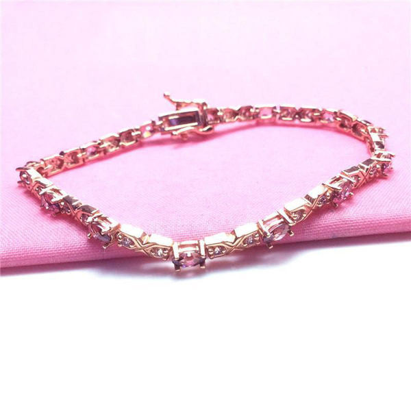 Brățară elegantă de damă în culoarea aurie - cu pietre