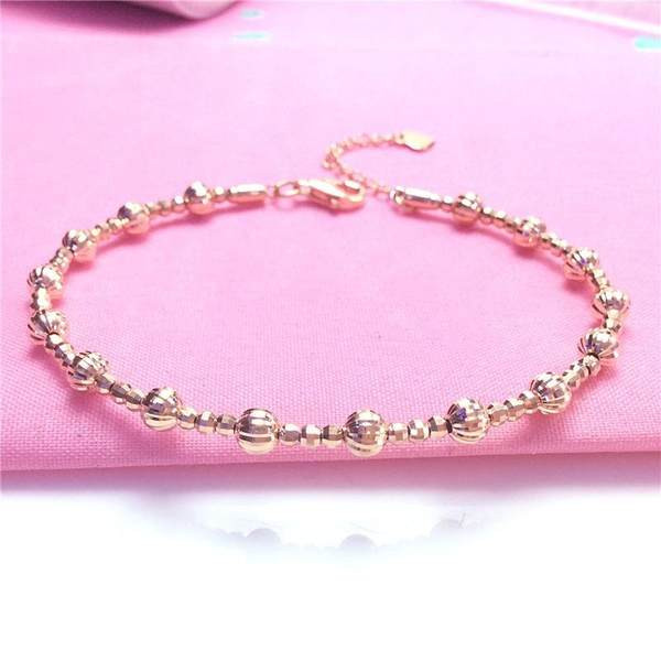 Ležerna ženska narukvica u zlatnoj boji