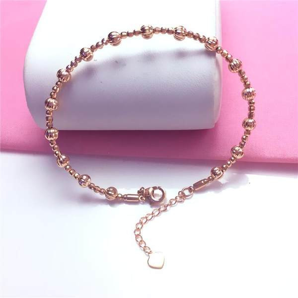 Ležerna ženska narukvica u zlatnoj boji