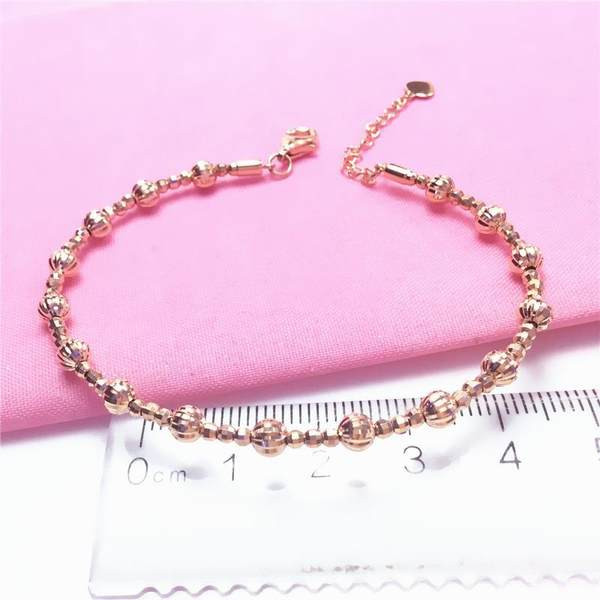 Ležerna ženska narukvica u zlatnoj boji