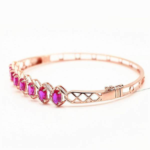 Μοντέρνο βραχιόλι με πολύχρωμες διακοσμητικές πέτρες για γυναίκες